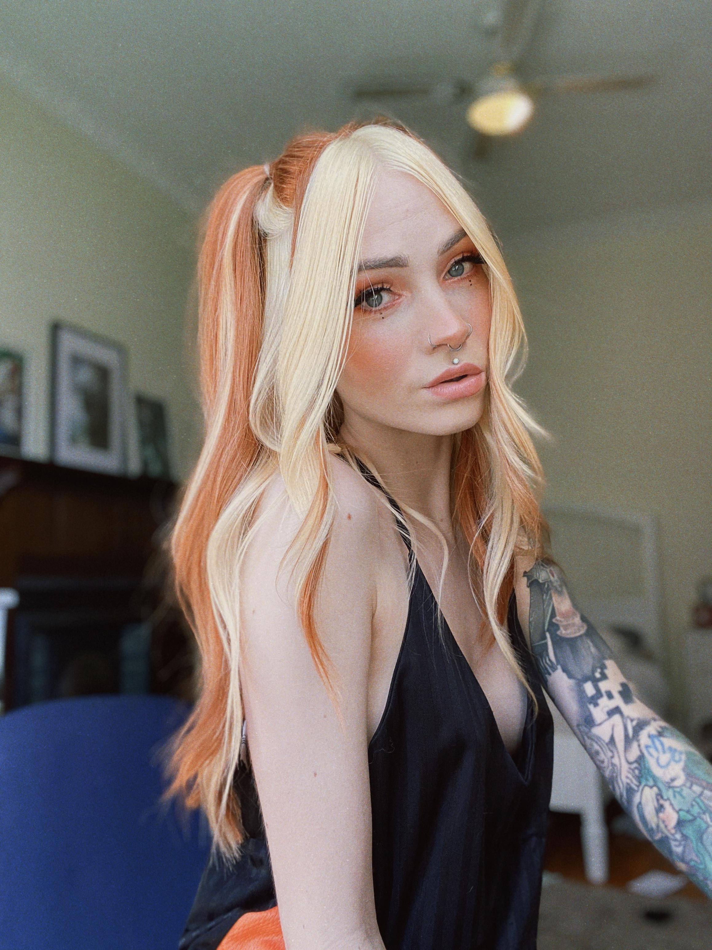 I'm bored in stage 4 lockdown in Melbourne so I did my colour. (Ps I'm a  hairdresser) | Scrolller